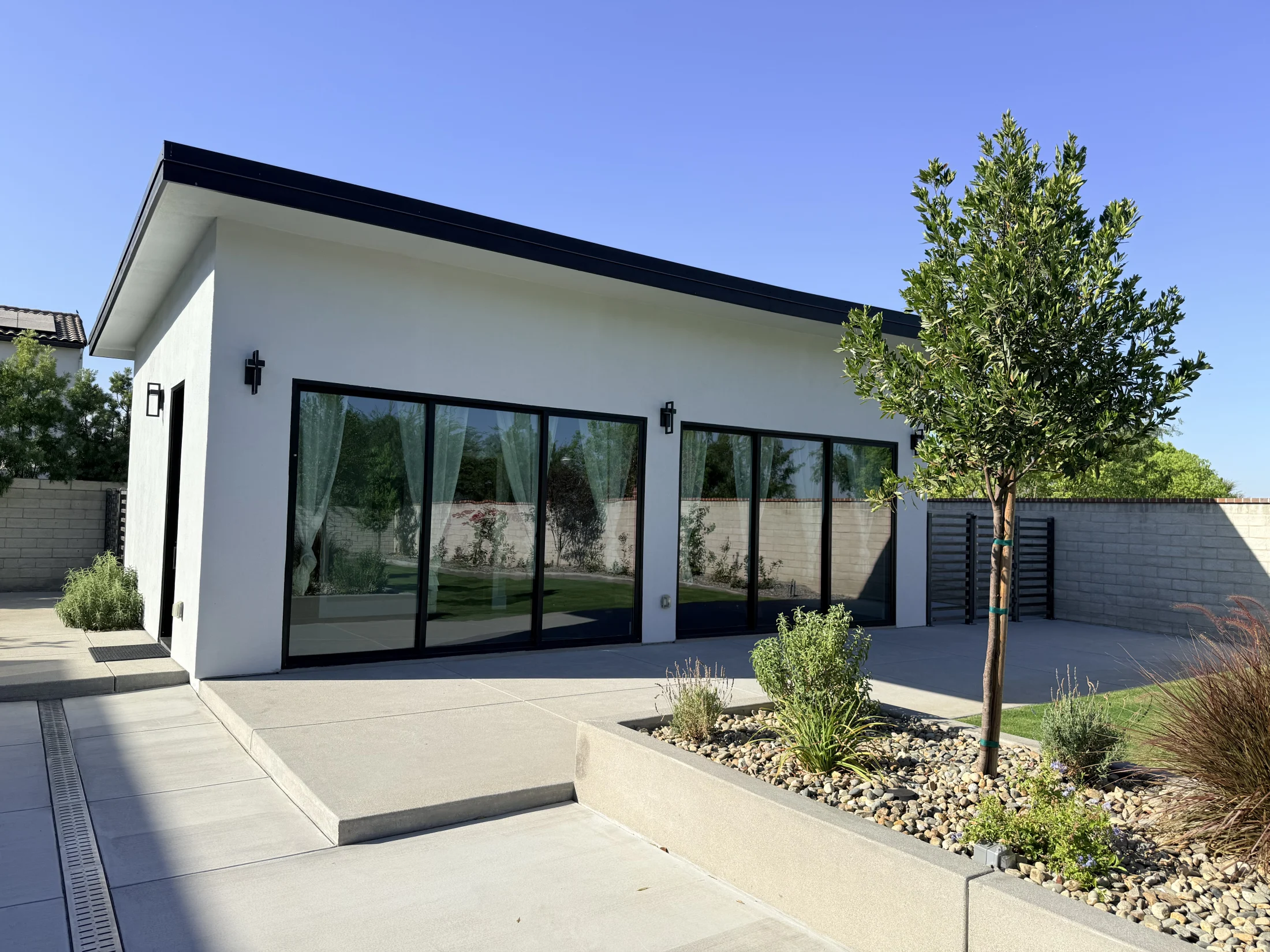 Indoor-outdoor living at the Modern Home in Belcourt project
